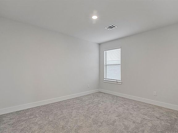 2nd image of 10638 Whitejacket
