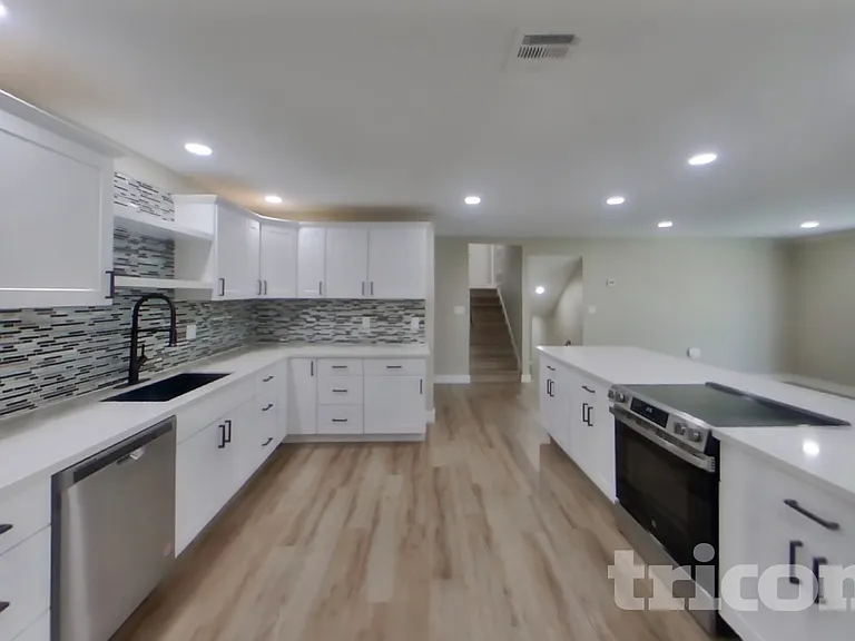 4820 W Hayward Ave — Photo 4