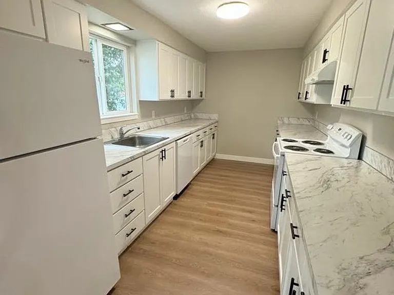 3287 SE Maple St — Photo 1