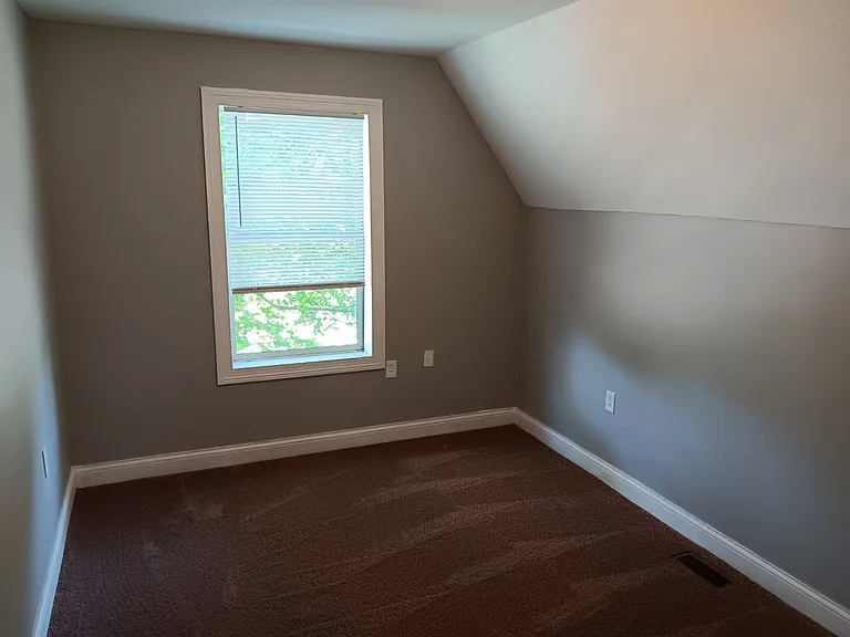 1306 S Limestone St — Photo 6