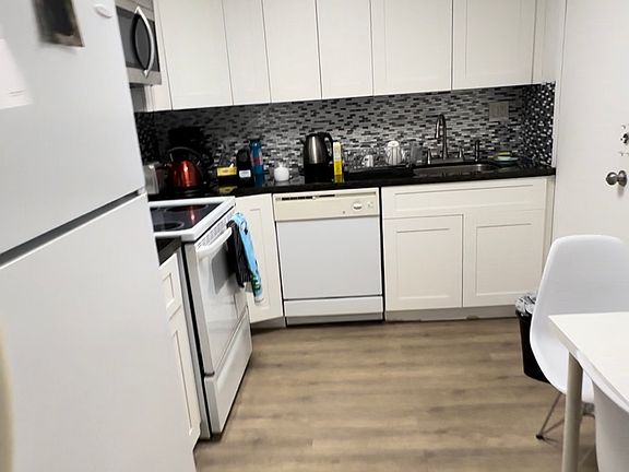 3rd image of 12500 NE 15th Ave APT 406