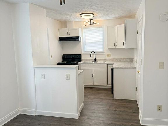 4th image of 1343 E Kossuth St