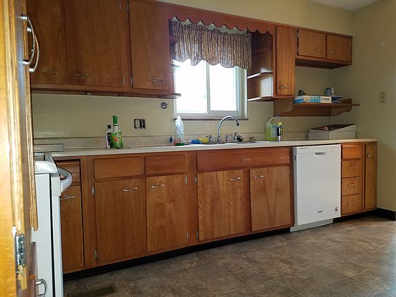 4th image of 175 Township Road 1234