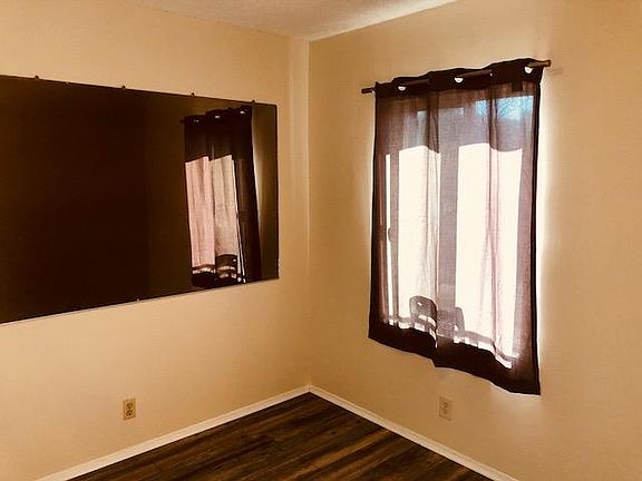 2nd image of 1515 E Broadway APT B