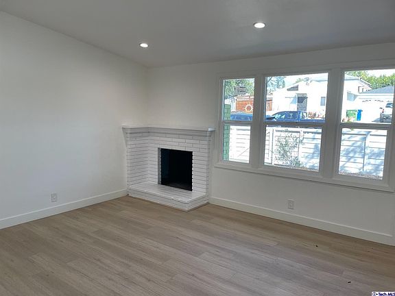 3rd image of 6816 Crescent St