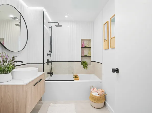 19 North Henry Street image 16 of 37