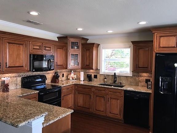 3rd image of 9856 Parkmere Dr