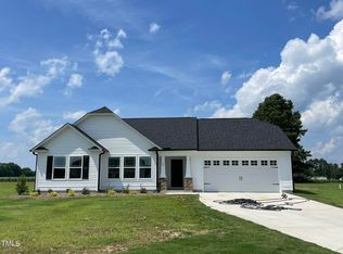 40 Grace Ridge Ct, Benson, NC 27504