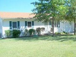 605 Ottawa Ave, Hiawatha, KS 66434