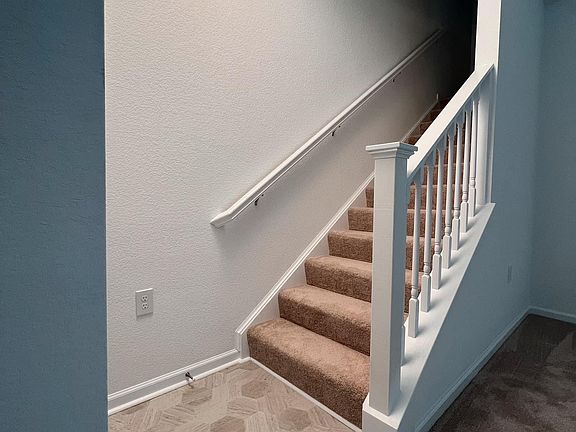 2nd image of 1733 Dresdon Ln