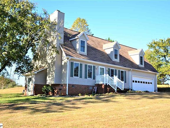 3rd image of 201 Pine Meadow Dr