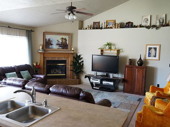 4th image of 347 W Farmside Dr
