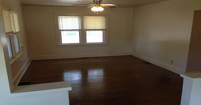 516 S Florence Ave — Photo 3