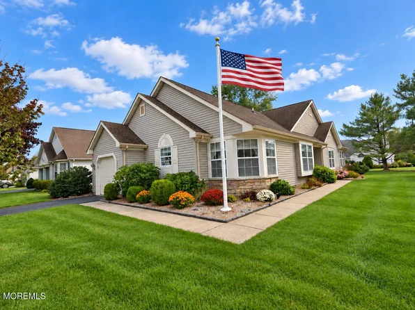2748 Meadow Lake Drive, Toms River, NJ 08755