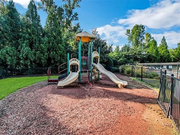 268 Stone Park Dr — Photo 27