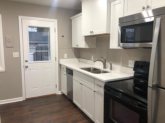 5th image of 212 Wayside Dr