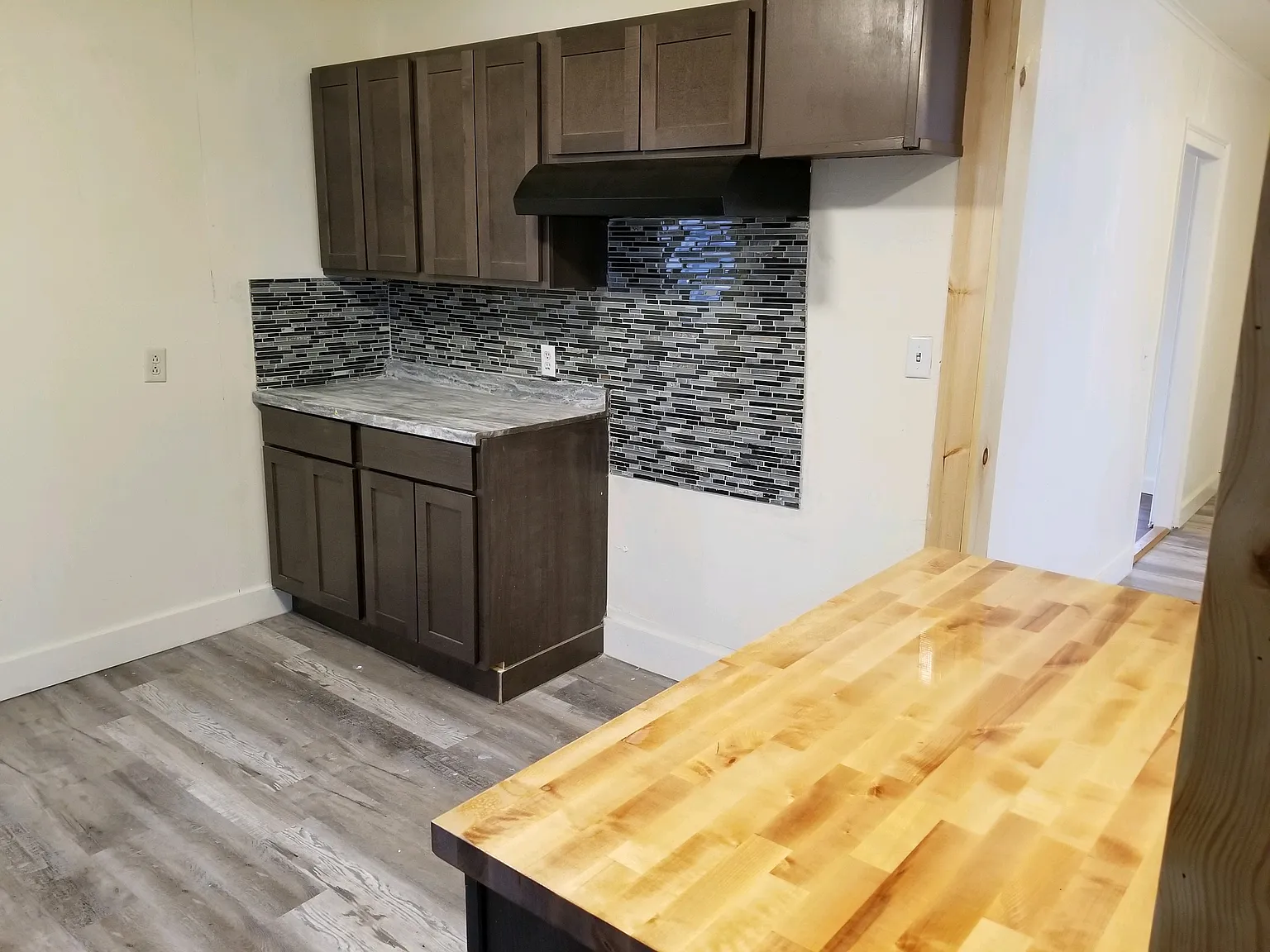 212 West Jackson Street - 1 — Photo 3