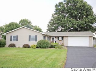 117 E 2nd Rd, Farmersville, IL 62533