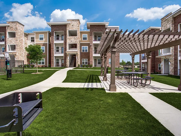 Palladium Glenn Heights — Photo 19