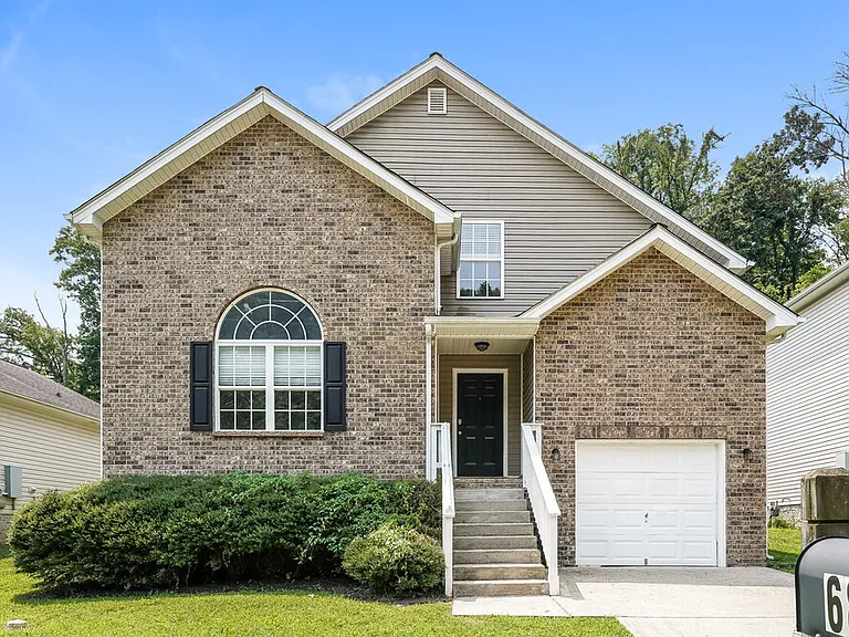 685 Belgium Dr — Photo 1