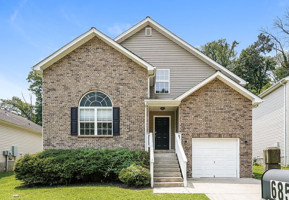 1st image of 685 Belgium Dr