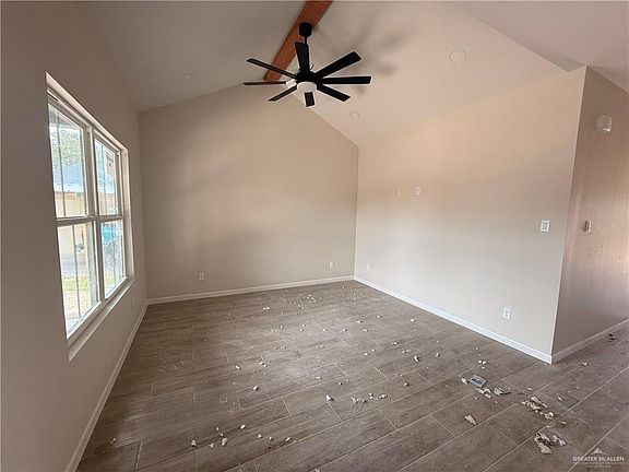 3rd image of 1128 N Maple St