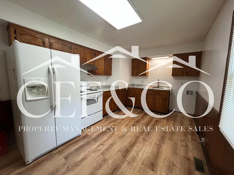 202 Westchester Pl — Photo 14