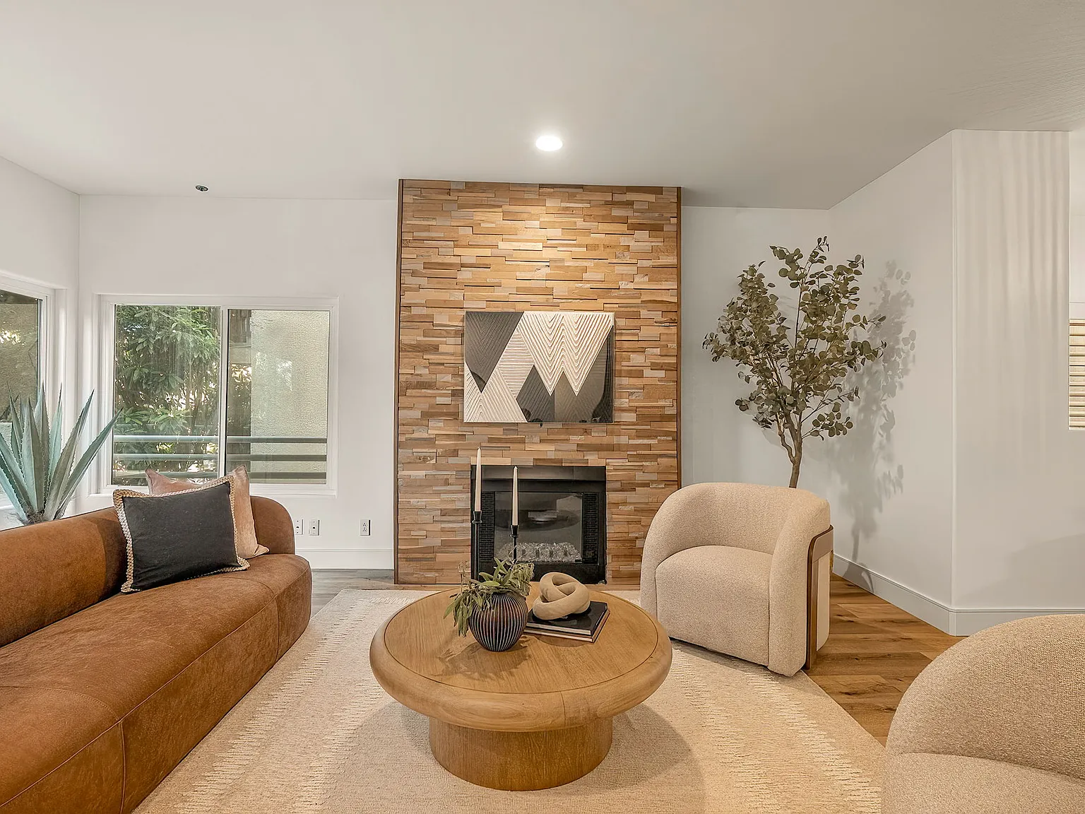 2 bed, 2.5 bath, 1686 sqft, $5,800 — Photo 4