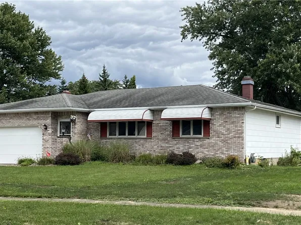 15 Creekview Dr, West Seneca, NY 14224