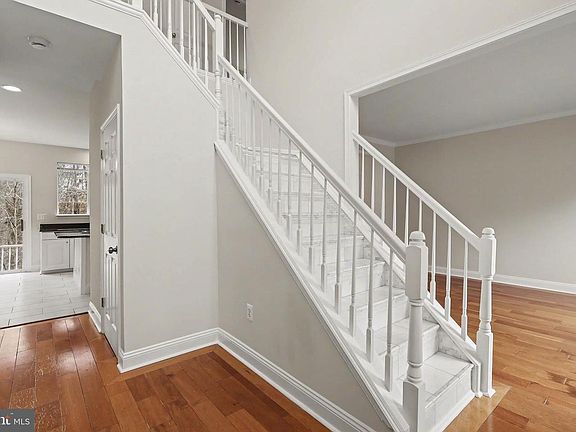 4th image of 45 Twin Hill Ln