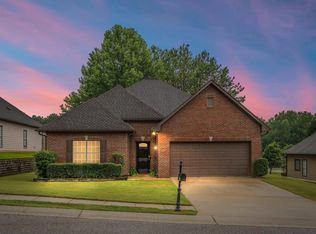 304 Bedford Cir, Calera, AL 35040
