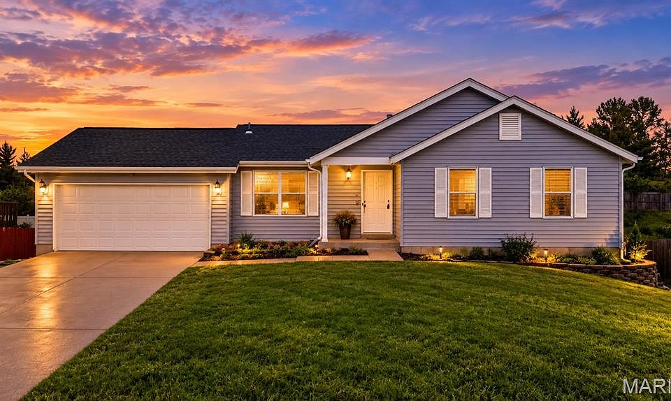 1st image of 16 Devondale Pl