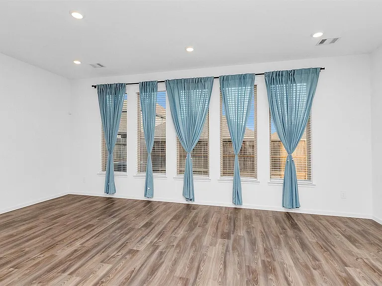 677 Royal Arch Dr — Photo 11