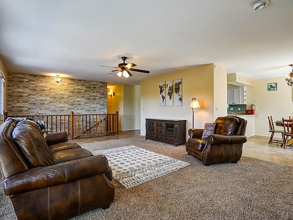 5th image of 3012 N Cheyenne Cir