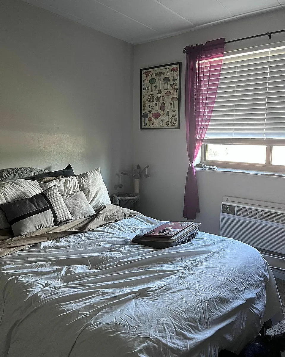 SOCI - Library Photos - BSQ (1) - Brittany Apartments