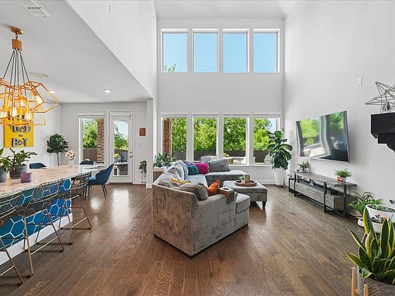 5th image of 2202 Stanhill Dr