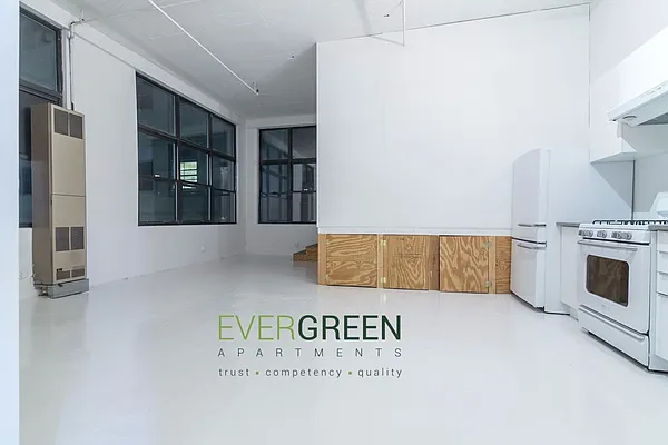 Rented by Evergreen Apartments BK | media 31