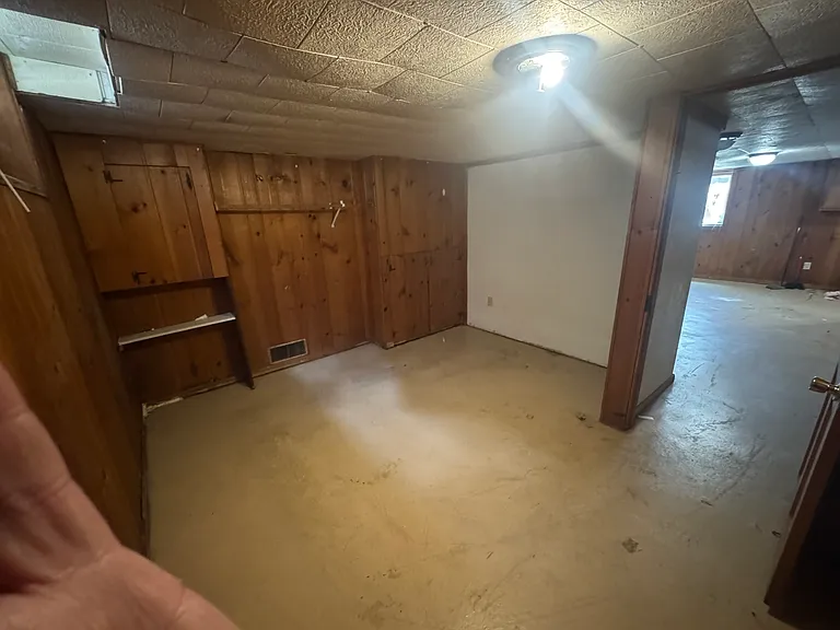 219 Lexington Pkwy N — Photo 17