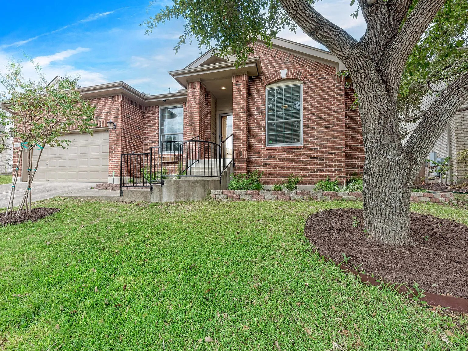 4 bed, 1976 sqft, $3,250 — Photo 3