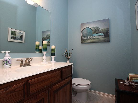 4th image of 405 Highland View Dr