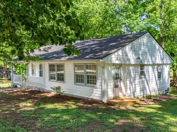 514 Grady St, Waleska, GA 30183