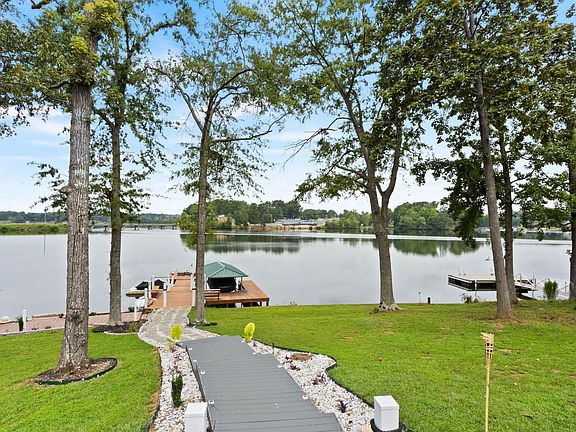2nd image of 207 Suttles Rd