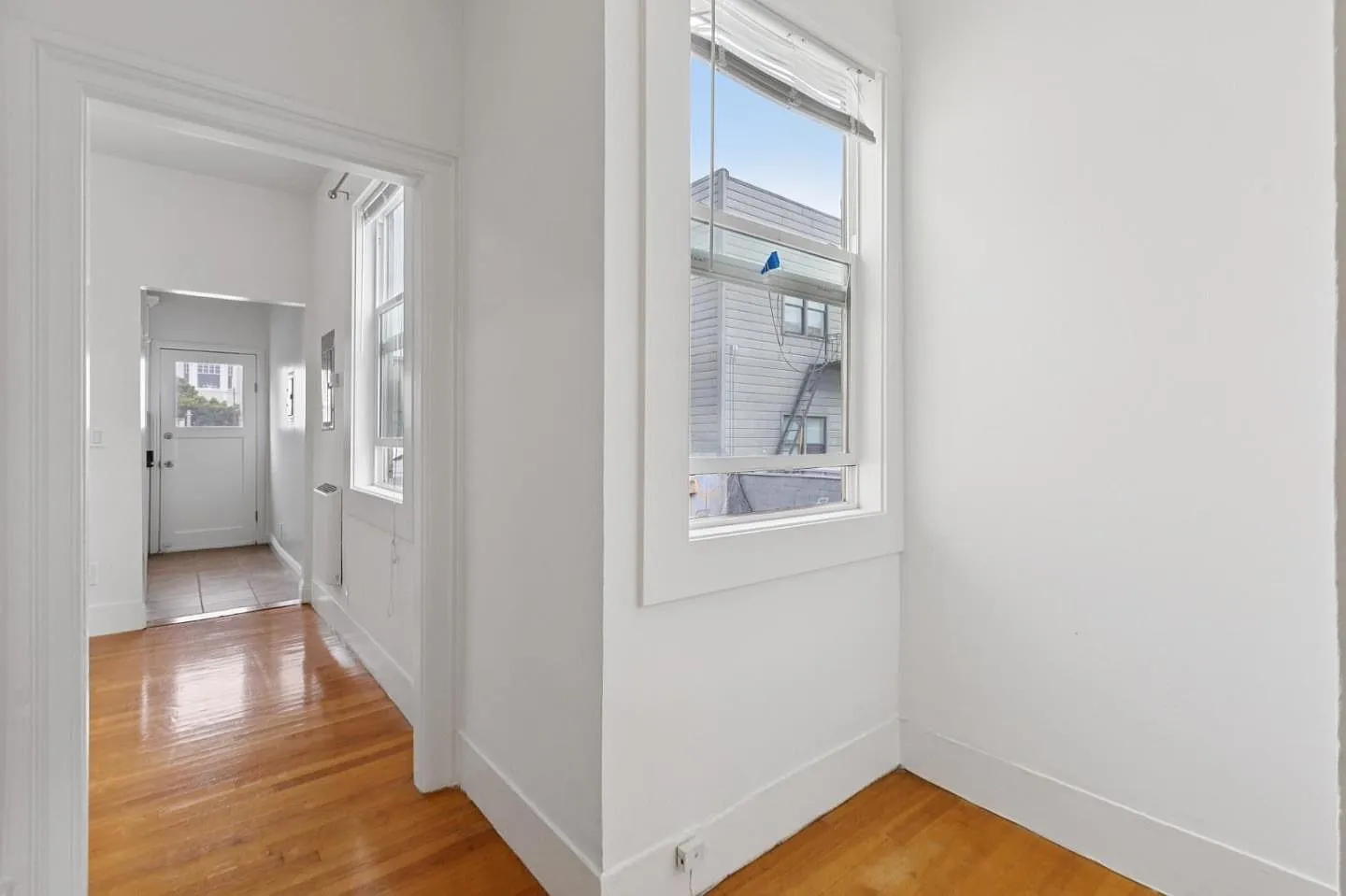 464 Linden St - Photo 5