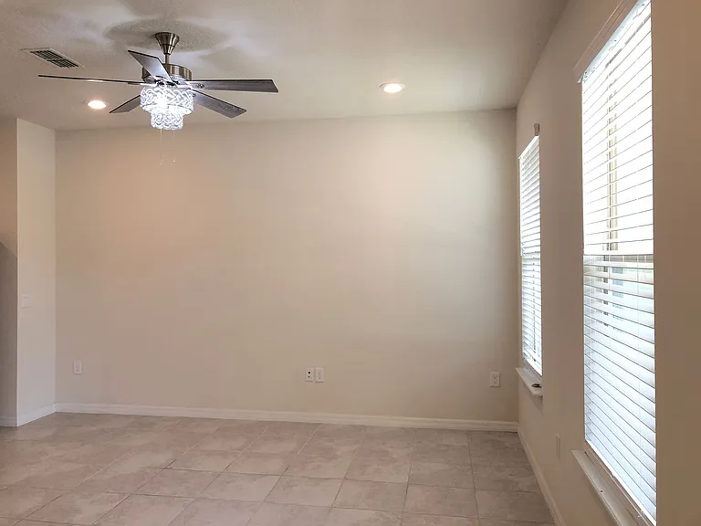 2674 Mead Ave — Photo 7
