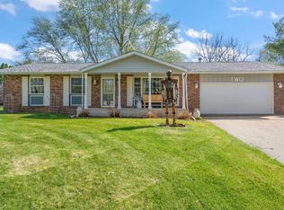 2 Ridgeway Dr, Valparaiso, IN 46385