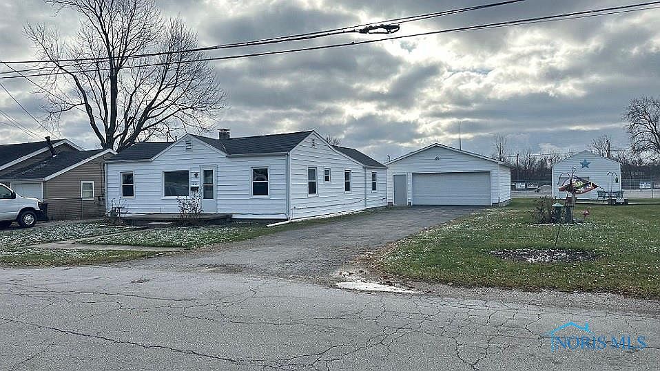 1st image of 1021 Francis Ave