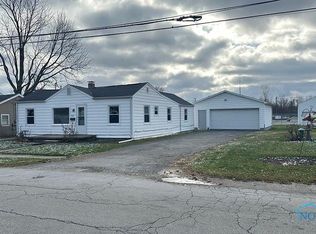 1021 Francis Ave, Fostoria, OH 44830