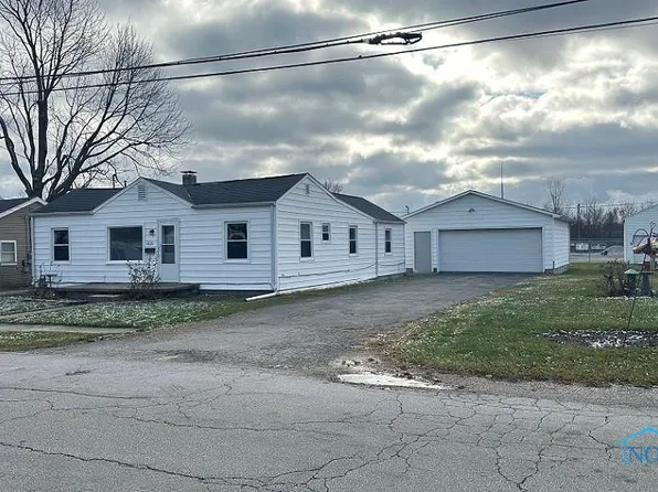 1021 Francis Ave, Fostoria, OH 44830