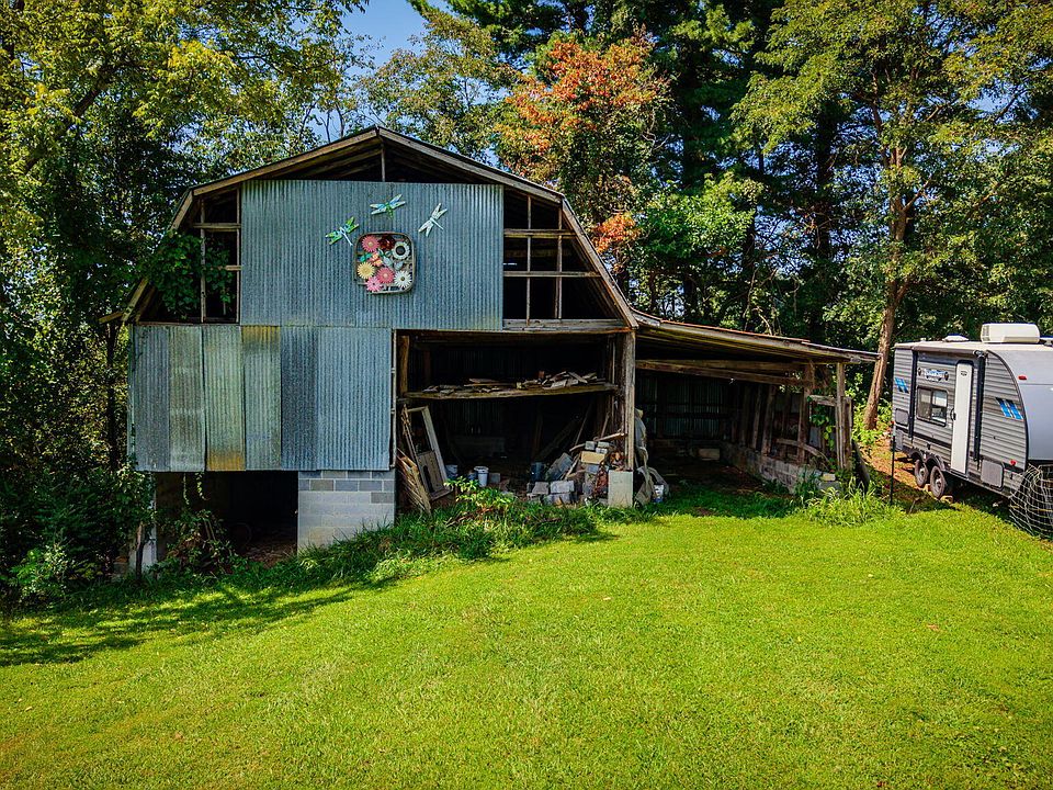 2nd image of 251 Highfield Rd