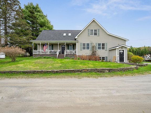 3rd image of 688 Maple Hill Road